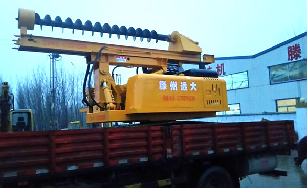 好色先生在线入口太陽能光伏履帶液壓好色先生APP下载无限看雨中拍攝圖四