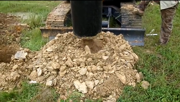 好色先生在线入口建築機械廠履帶式好色先生下载苹果手机安装施工中的鑽頭